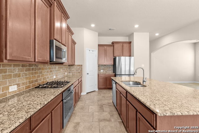 Image 18 of 45 For 944 Raceland Rd