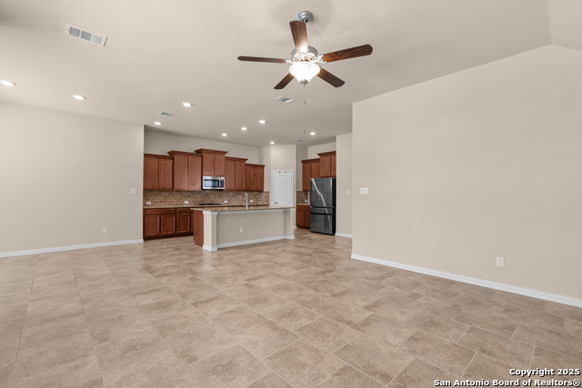 Image 22 of 45 For 944 Raceland Rd