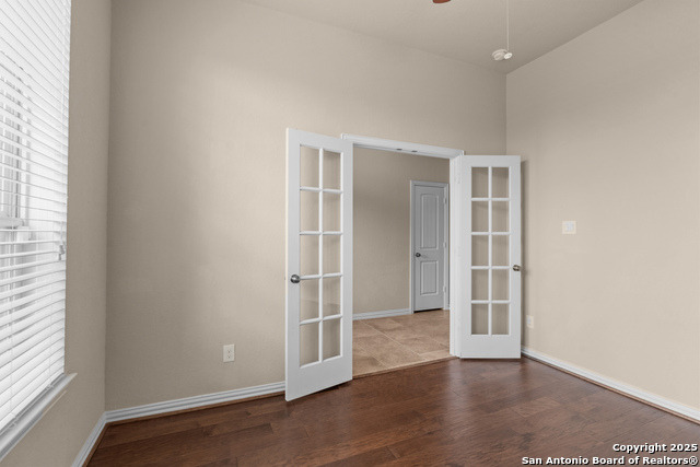 Image 9 of 45 For 944 Raceland Rd