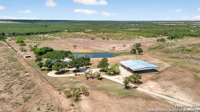 Details for 2220 Fm 1343, Devine, TX 78016