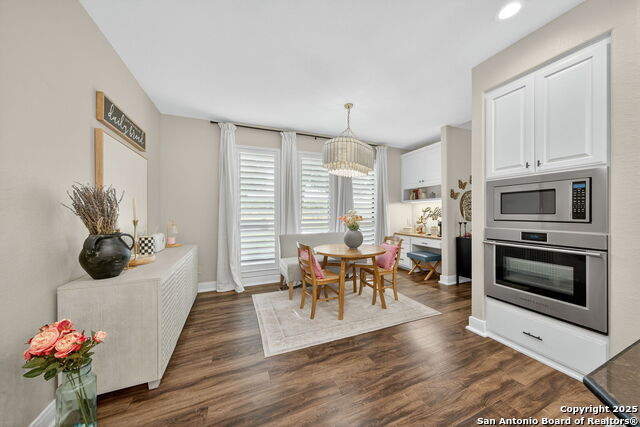 Listing photo id 9 for 2220 Fm 1343