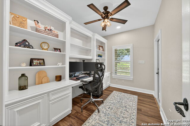 Listing photo id 11 for 2220 Fm 1343