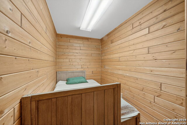 Listing photo id 29 for 2220 Fm 1343