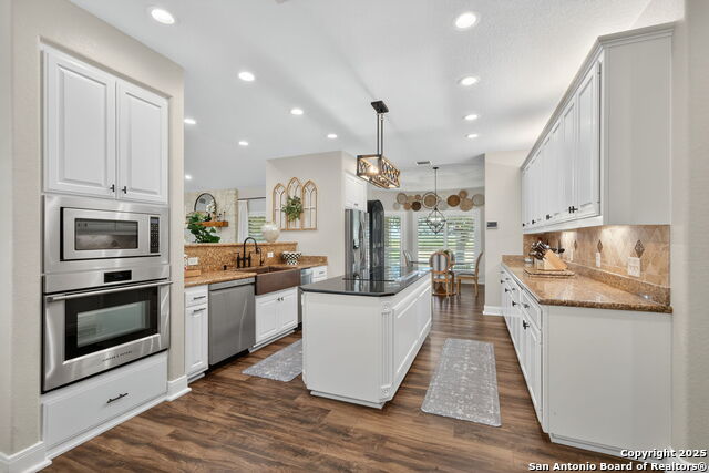 Listing photo id 4 for 2220 Fm 1343