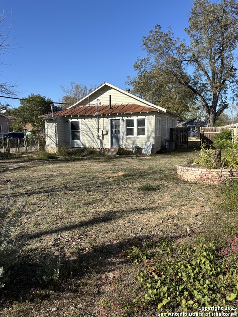 Image 12 of 12 For 838 King Ave