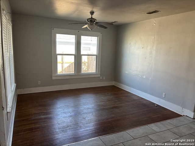 Image 3 of 12 For 838 King Ave