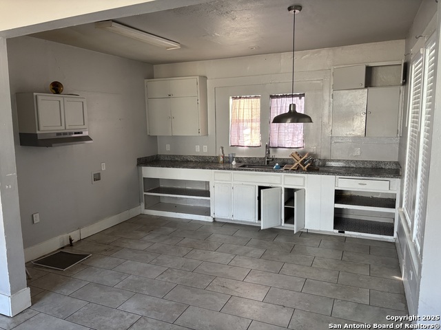 Image 4 of 12 For 838 King Ave