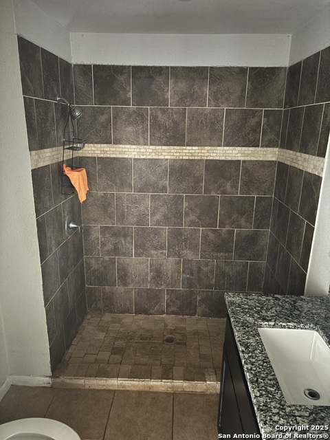 Image 8 of 12 For 838 King Ave