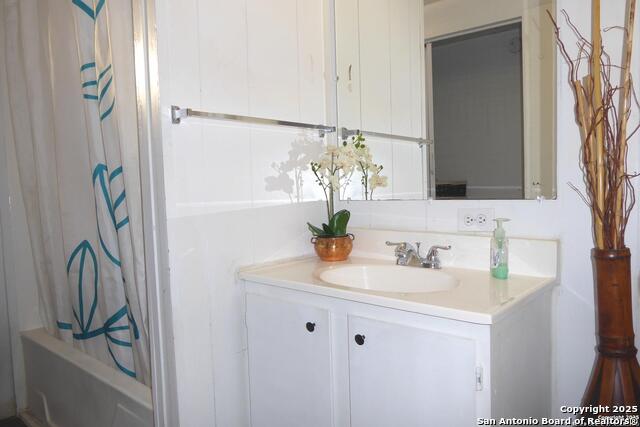 Image 33 of 40 For 1884 Live Oak