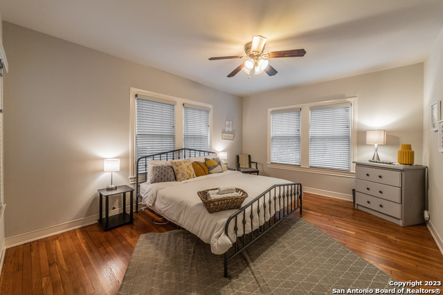 Image 10 of 31 For 111 Norwood Ct W 3