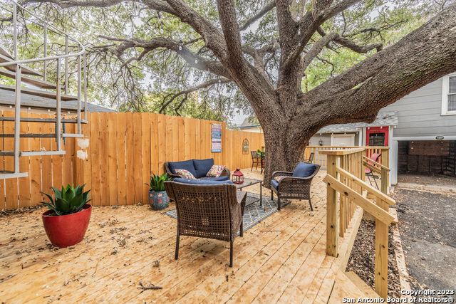 Image 28 of 31 For 111 Norwood Ct W 3