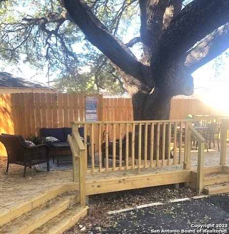 Image 3 of 31 For 111 Norwood Ct W 3