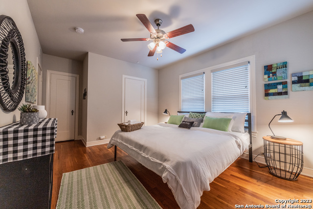 Image 4 of 31 For 111 Norwood Ct W 3