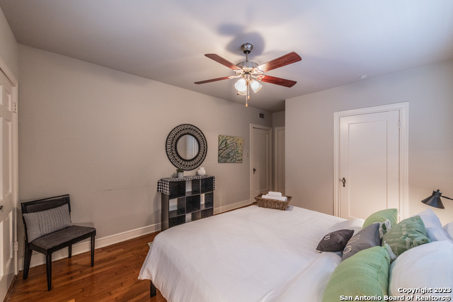 Image 5 of 31 For 111 Norwood Ct W 3