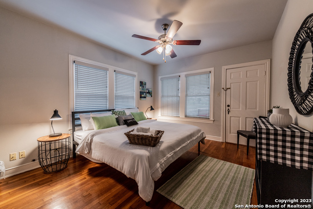 Image 6 of 31 For 111 Norwood Ct W 3