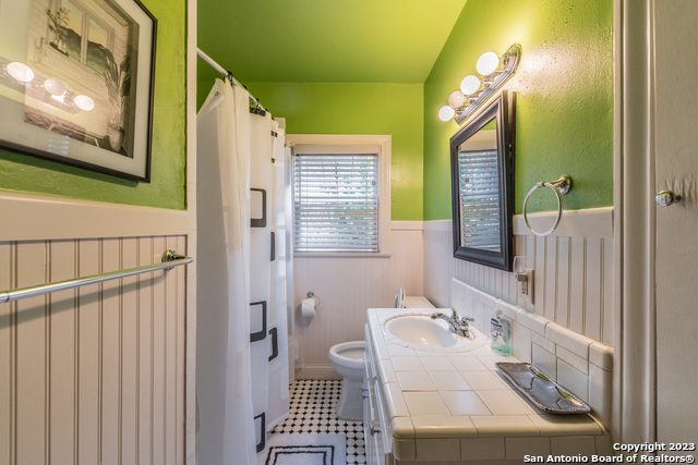 Image 9 of 31 For 111 Norwood Ct W 3