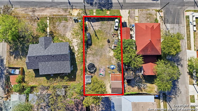 Image 2 of 14 For 907 Florida