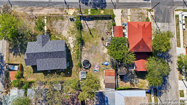 Image 5 of 14 For 907 Florida