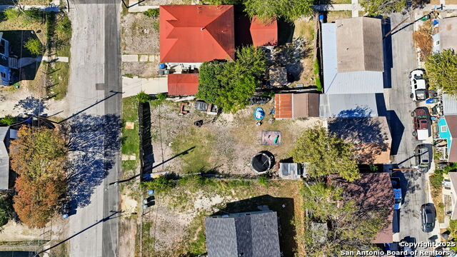 Image 6 of 14 For 907 Florida