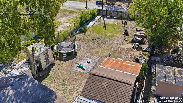 Image 7 of 14 For 907 Florida