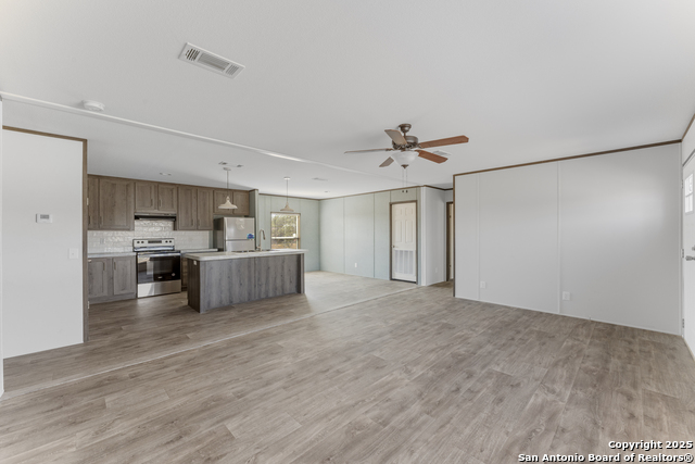 Image 15 of 19 For 2951 Fm 1333