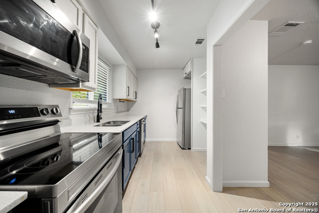 Image 10 of 43 For 258 Antrim Dr