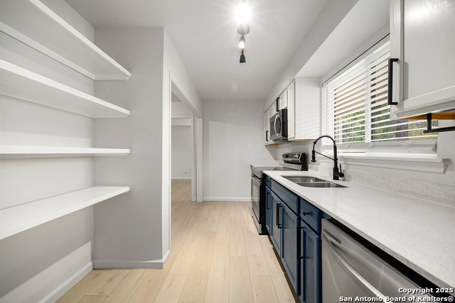 Image 11 of 43 For 258 Antrim Dr