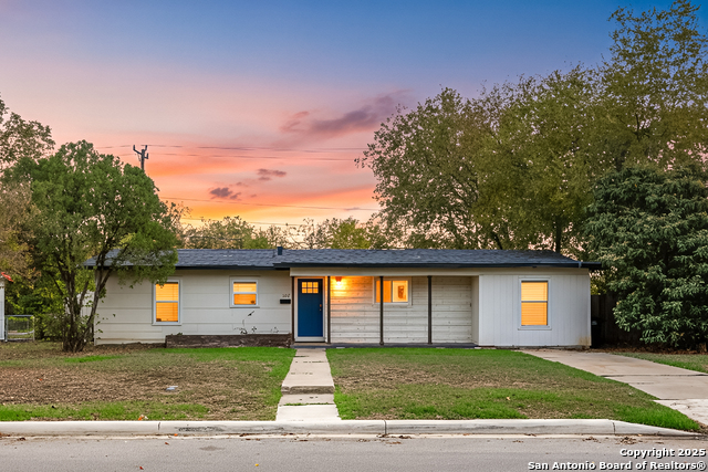 Image 2 of 43 For 258 Antrim Dr