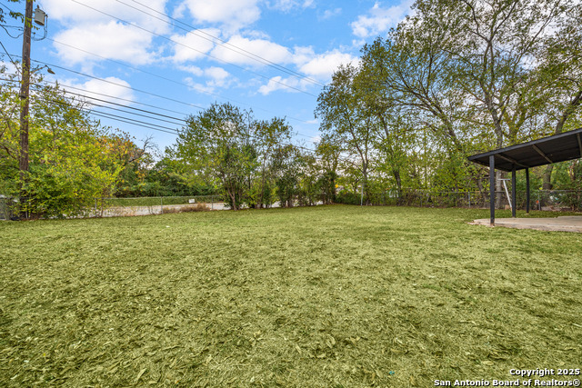 Image 31 of 43 For 258 Antrim Dr