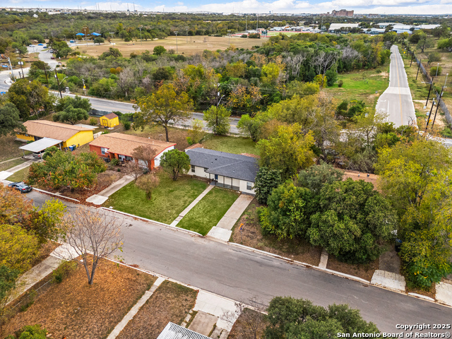 Image 35 of 43 For 258 Antrim Dr