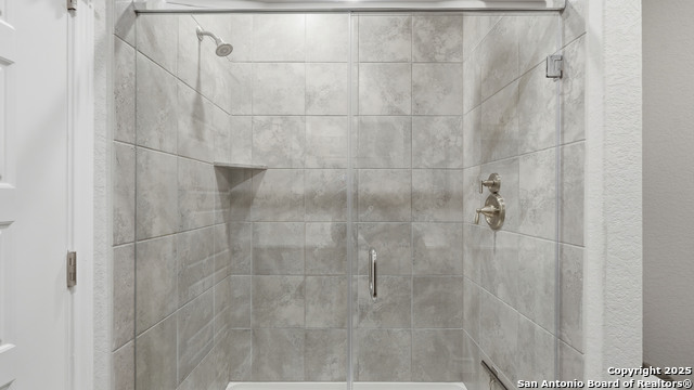 Image 25 of 37 For 266 Rolling