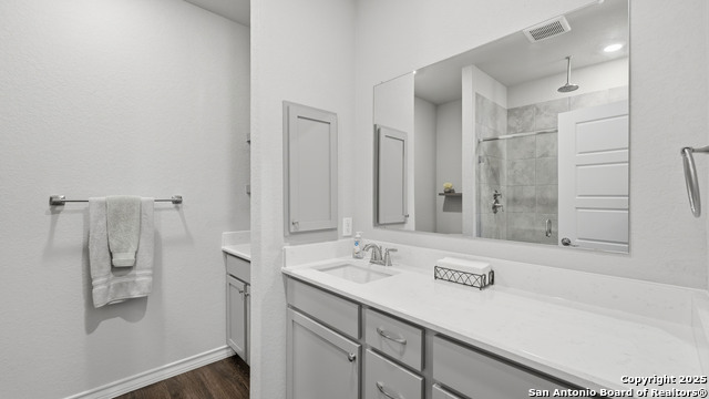 Image 27 of 37 For 266 Rolling