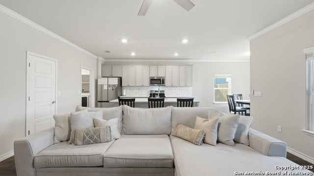 Image 8 of 37 For 266 Rolling