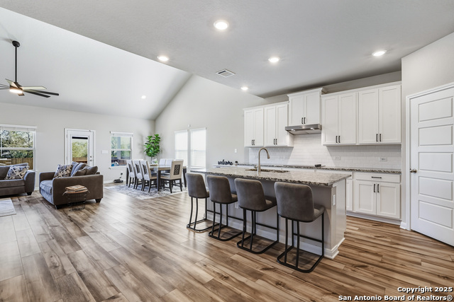 Image 4 of 24 For 410 Shelton Pass