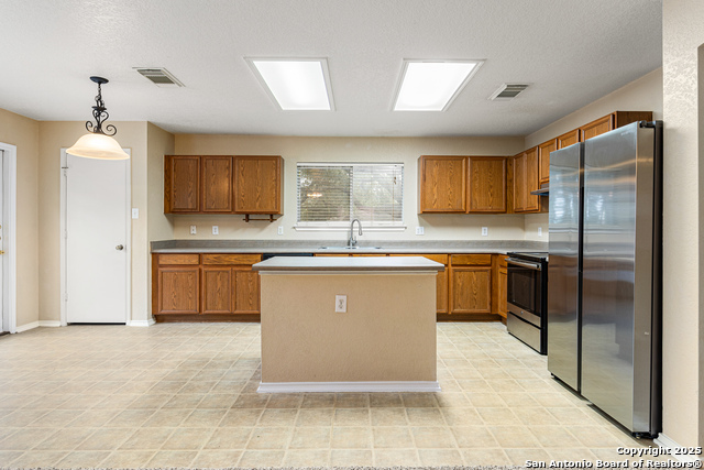 Image 14 of 43 For 807 Mandolin Wind