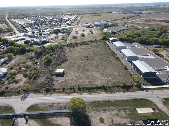 Listing photo id 6 for 12620 Zarzamora St S