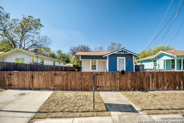 Image 2 of 13 For 1519 Sabinas N