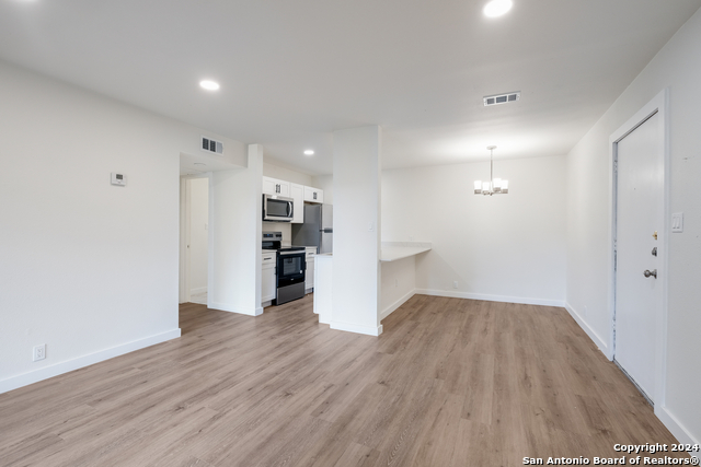 Image 5 of 17 For 340 Montclair St  206