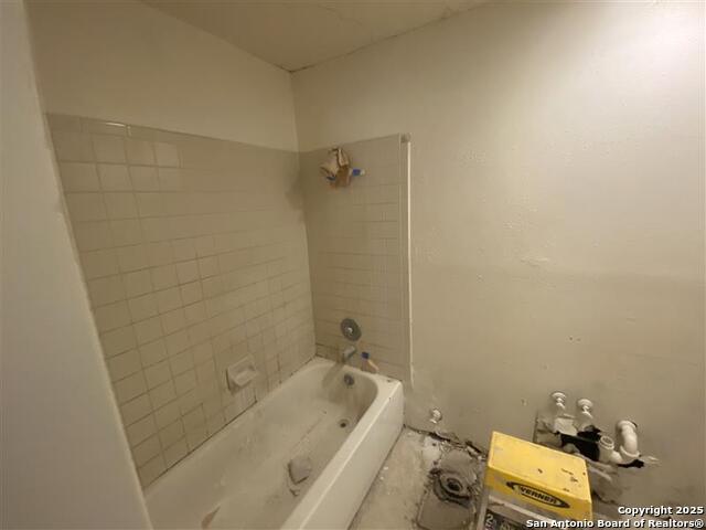 Image 13 of 14 For 2507 Corian Glen