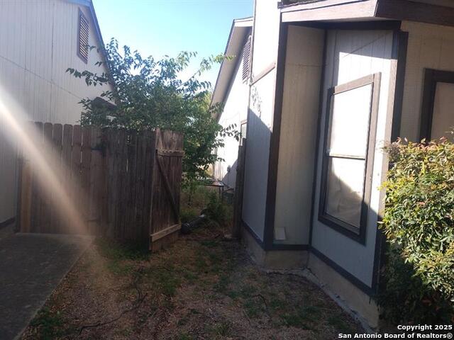 Image 3 of 14 For 2507 Corian Glen