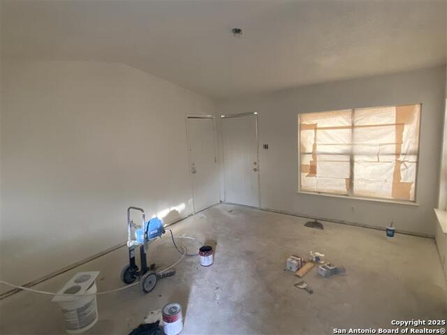 Image 5 of 14 For 2507 Corian Glen