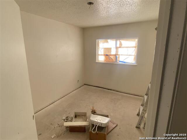 Image 9 of 14 For 2507 Corian Glen