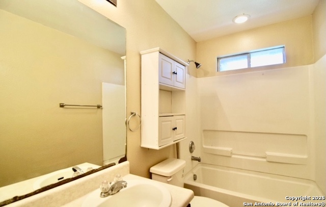 Image 13 of 29 For 9011 Hilltop Crossing Dr