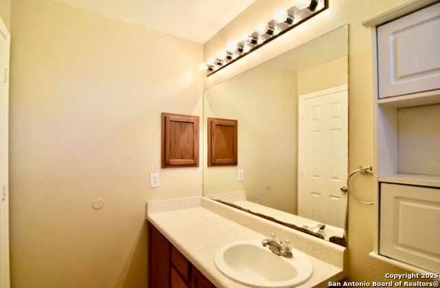 Image 14 of 29 For 9011 Hilltop Crossing Dr