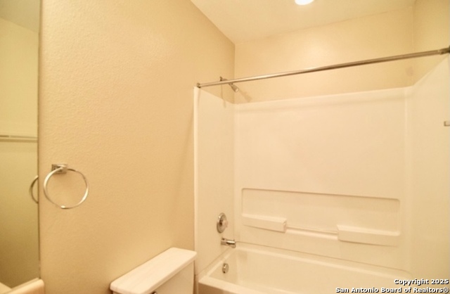 Image 18 of 29 For 9011 Hilltop Crossing Dr