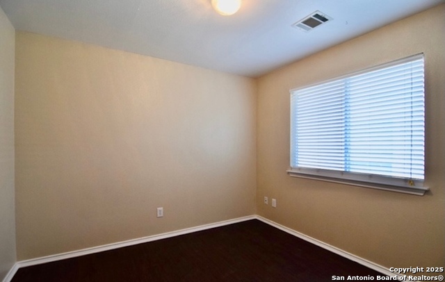 Image 20 of 29 For 9011 Hilltop Crossing Dr