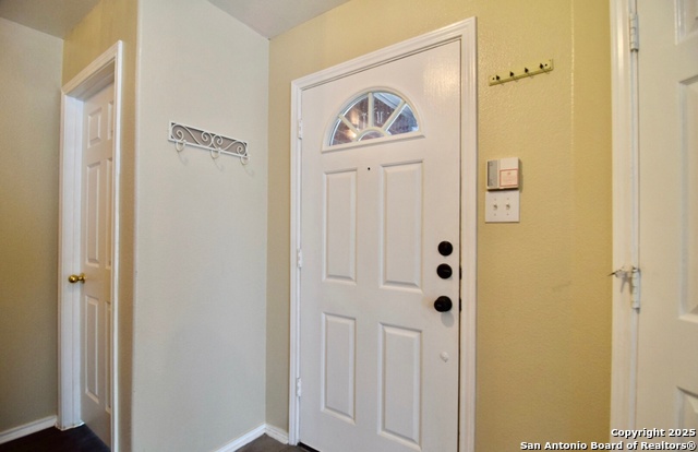 Image 23 of 29 For 9011 Hilltop Crossing Dr