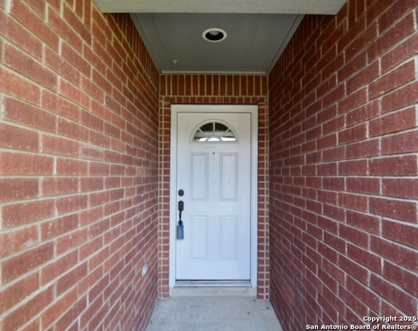 Image 27 of 29 For 9011 Hilltop Crossing Dr