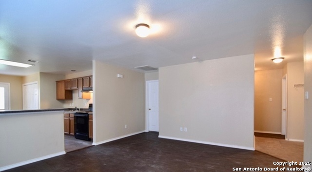 Image 3 of 29 For 9011 Hilltop Crossing Dr