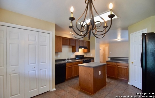 Image 7 of 29 For 9011 Hilltop Crossing Dr